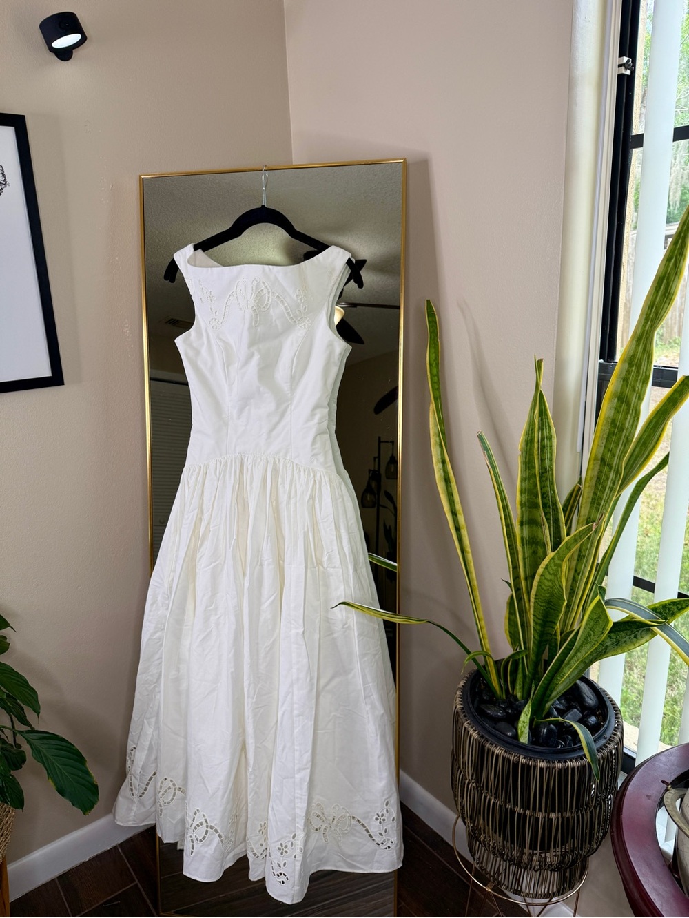 House of Cb LAUREN White Cotton Broderie Anglaise Boat Neck Maxi Dress - Picture 6 of 11